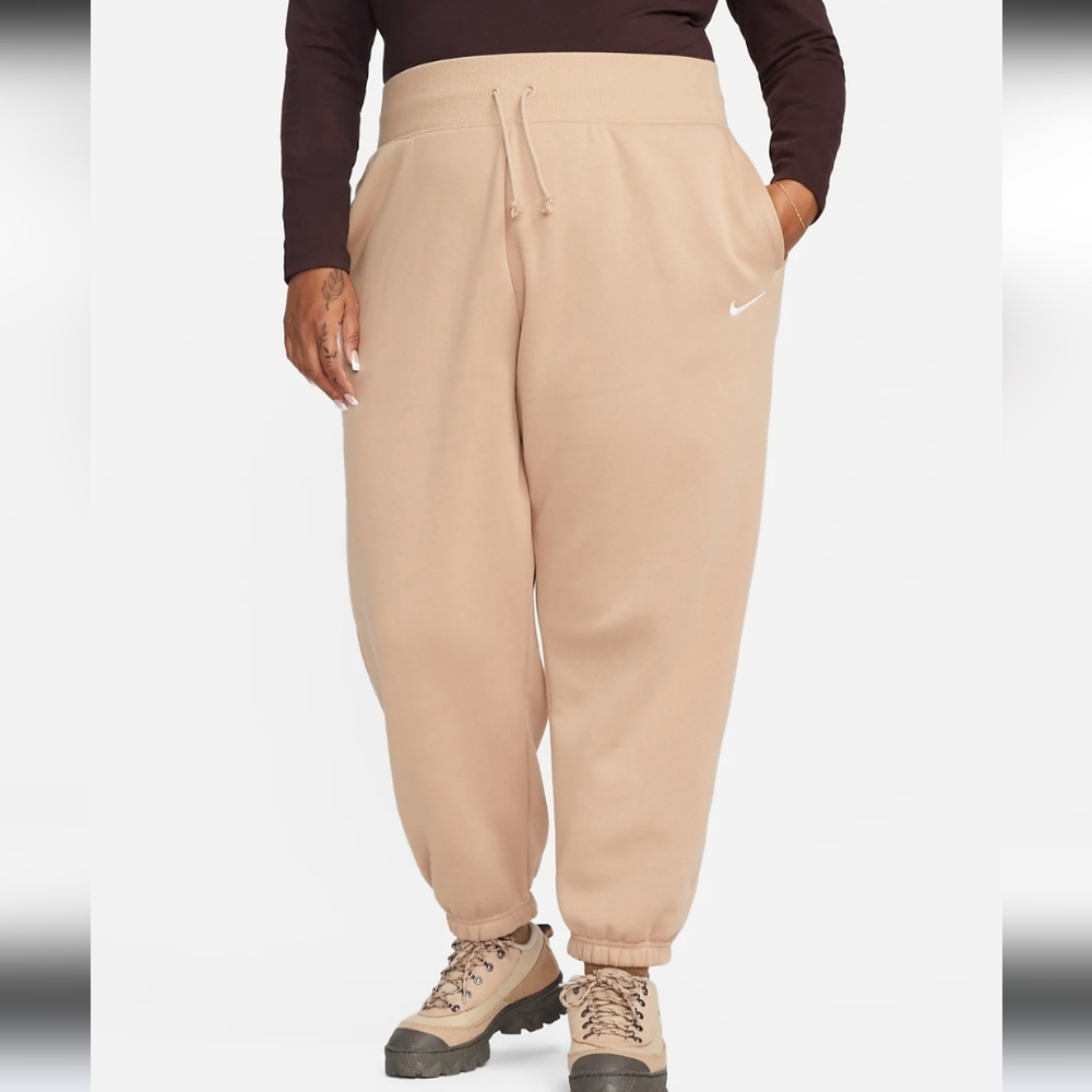 NIKE Sportswear Phoenix Fleece Plus Size Tracksuit Joggers Tan